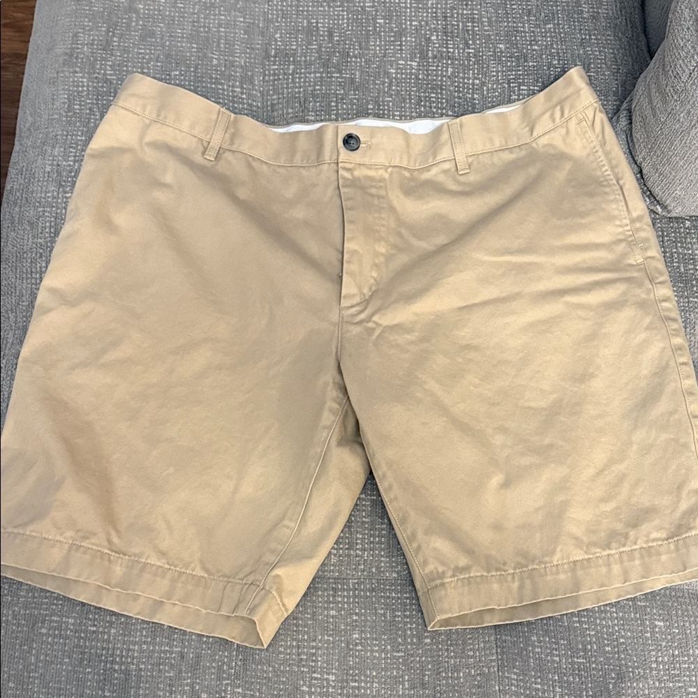 LACOSTE MENS SHORTS SIZE 40